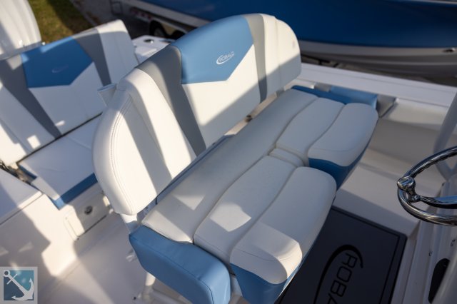 New 2023 Robalo 246 Cayman for sale